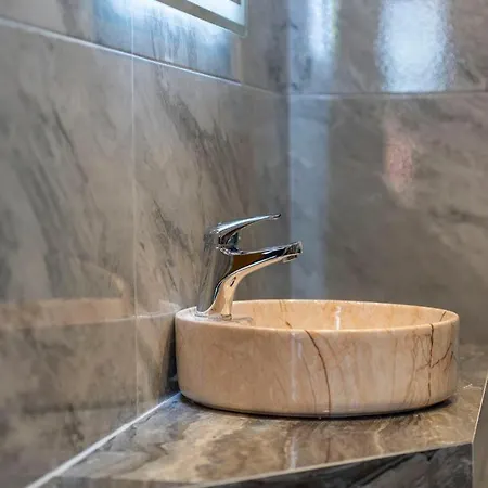 Velky Sen Luxury Hotel apartamentowy Sarti